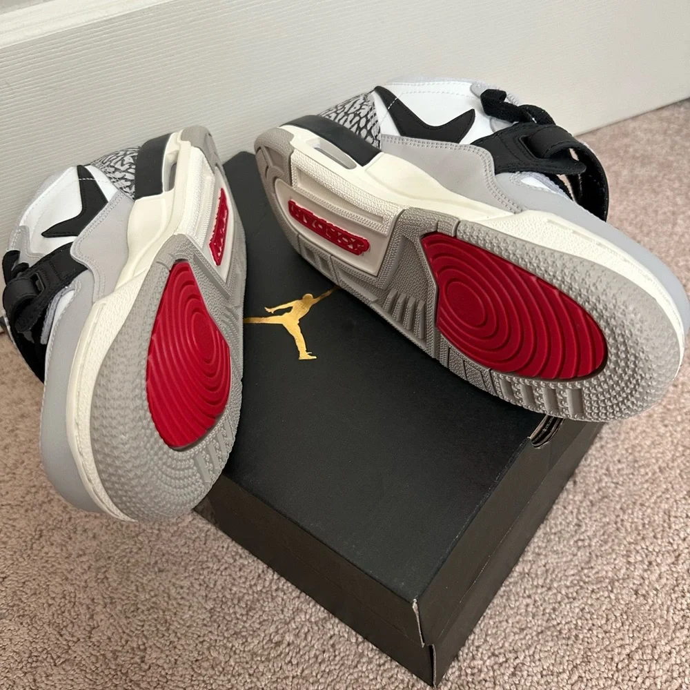 Air Jordan Legacy 312 Low Shoes - Picture 4 of 7